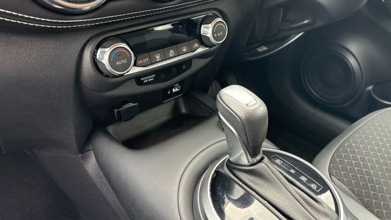 Nissan Juke 1.6 Hybrid N-Connecta 5dr Auto Hybrid Hatchback